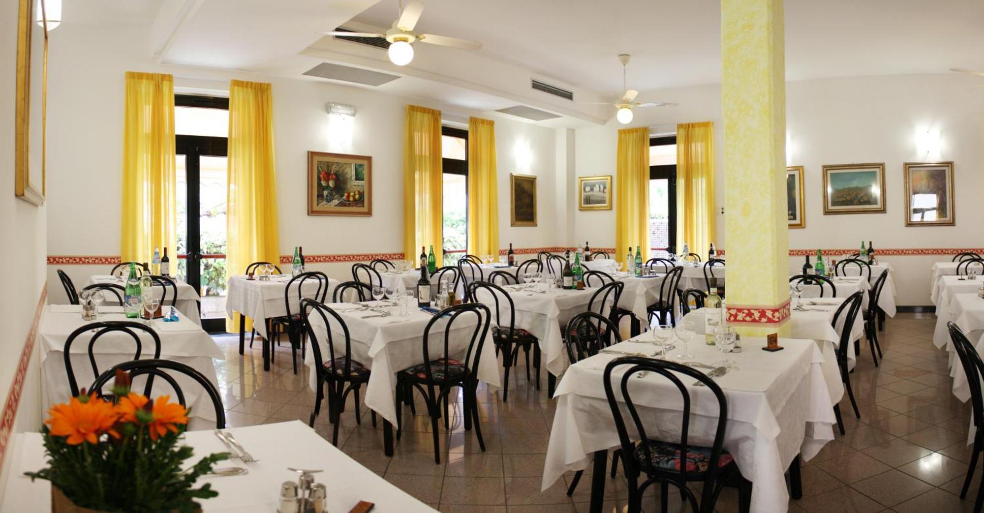 Hotel Aurora Кастильоне-делла-Пеская Экстерьер фото